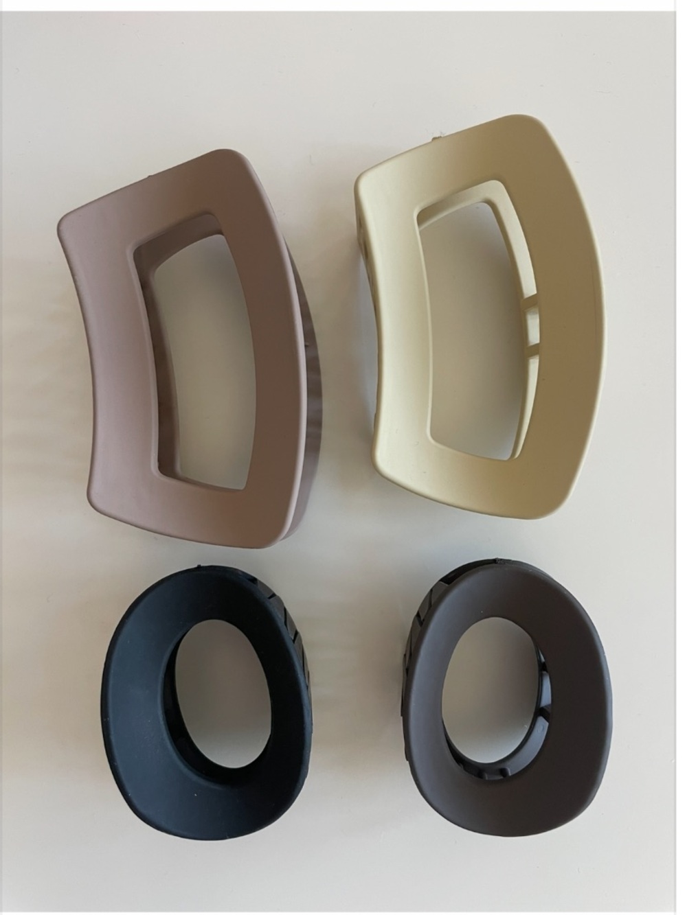 Set of 4 hair clips NWOT